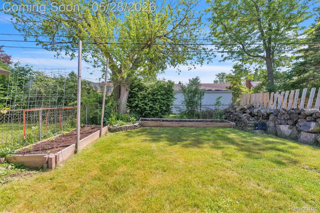 23241 Oak Street Dearborn City MI 48128