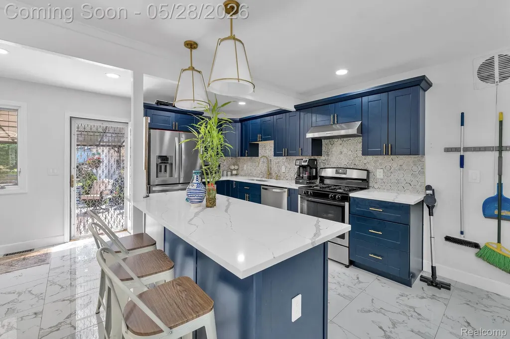 23241 Oak Street Dearborn City MI 48128
