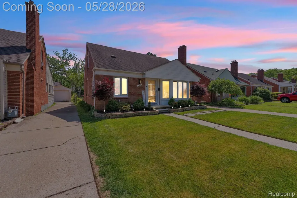 23241 Oak Street Dearborn City MI 48128