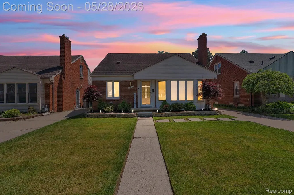 23241 Oak Street Dearborn City MI 48128
