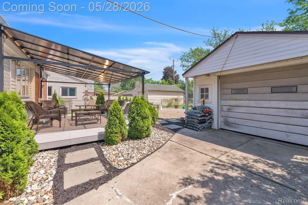 23241 Oak Street Dearborn City MI 48128