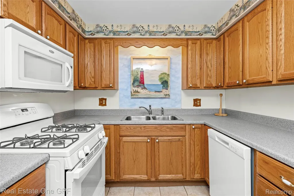 5871 Manor Drive Fort Gratiot Charter Township MI 48059