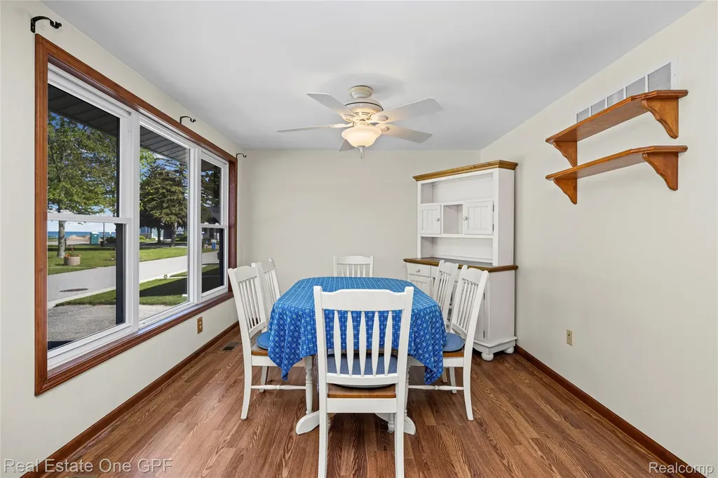5871 Manor Drive Fort Gratiot Charter Township MI 48059