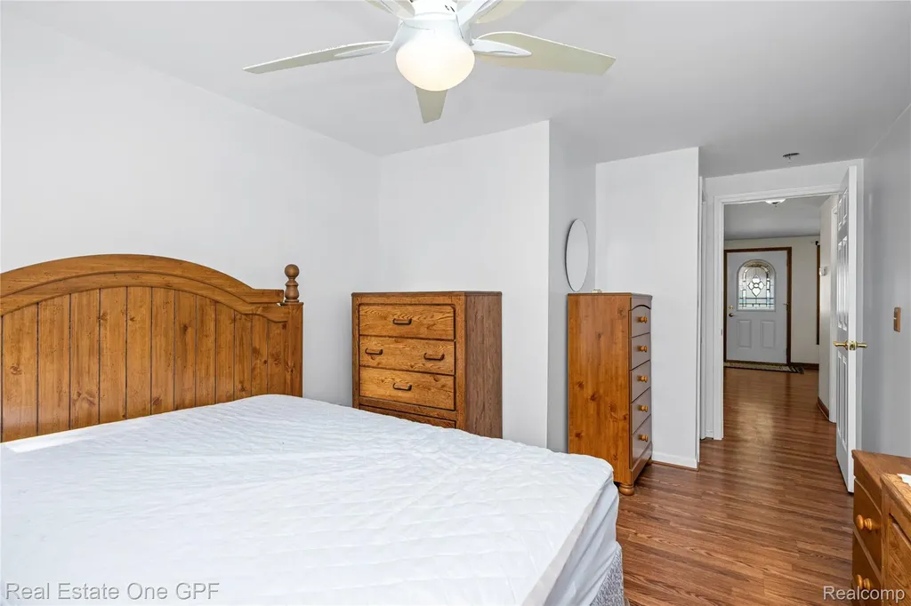 5871 Manor Drive Fort Gratiot Charter Township MI 48059