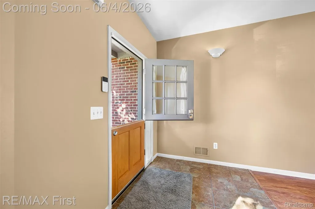 8559 Barrington Drive Superior Charter Township MI 48198