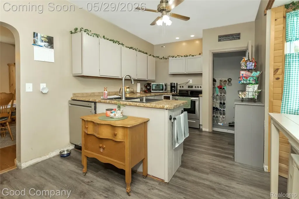 140 W Vesey Street Petersburg City MI 49270