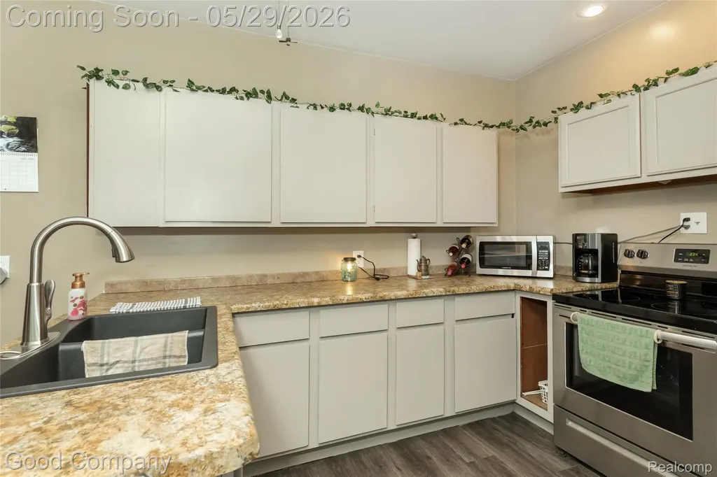 140 W Vesey Street Petersburg City MI 49270