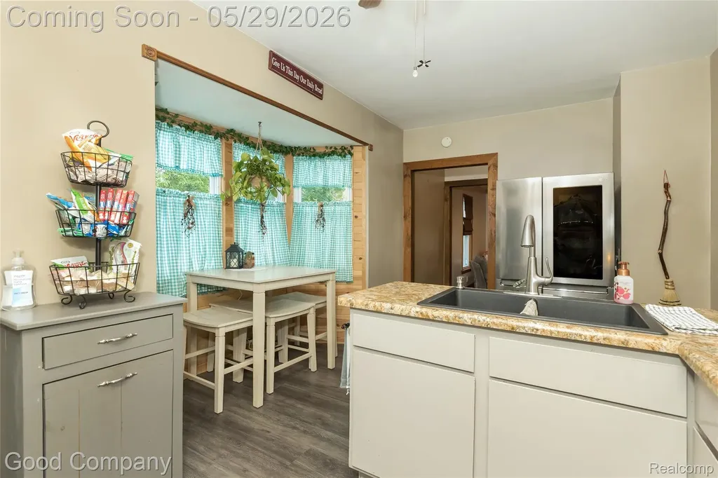 140 W Vesey Street Petersburg City MI 49270