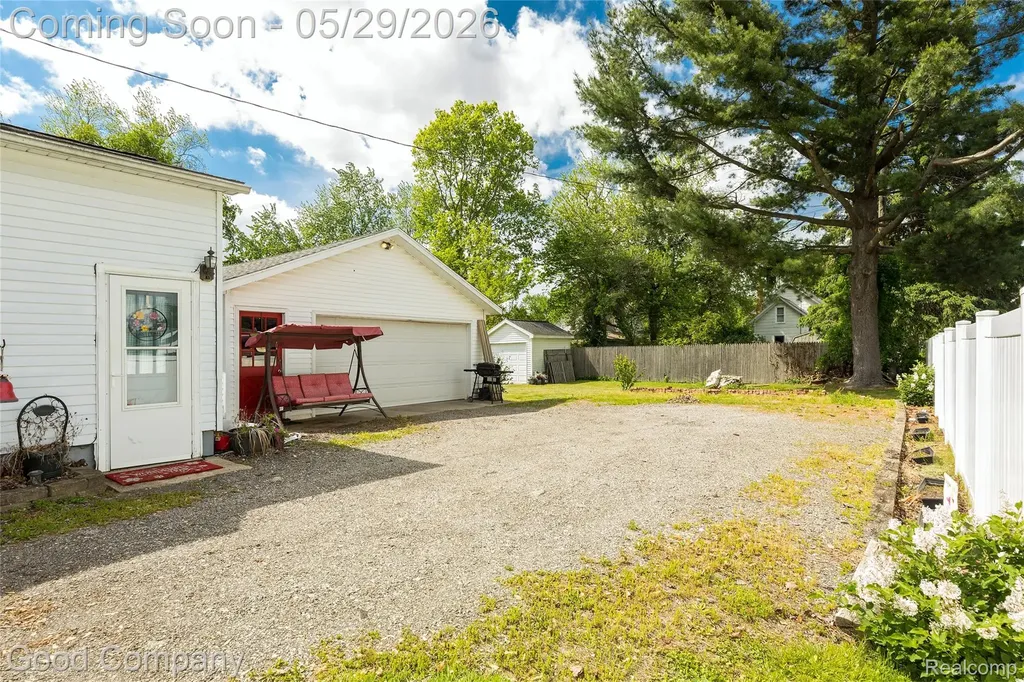 140 W Vesey Street Petersburg City MI 49270