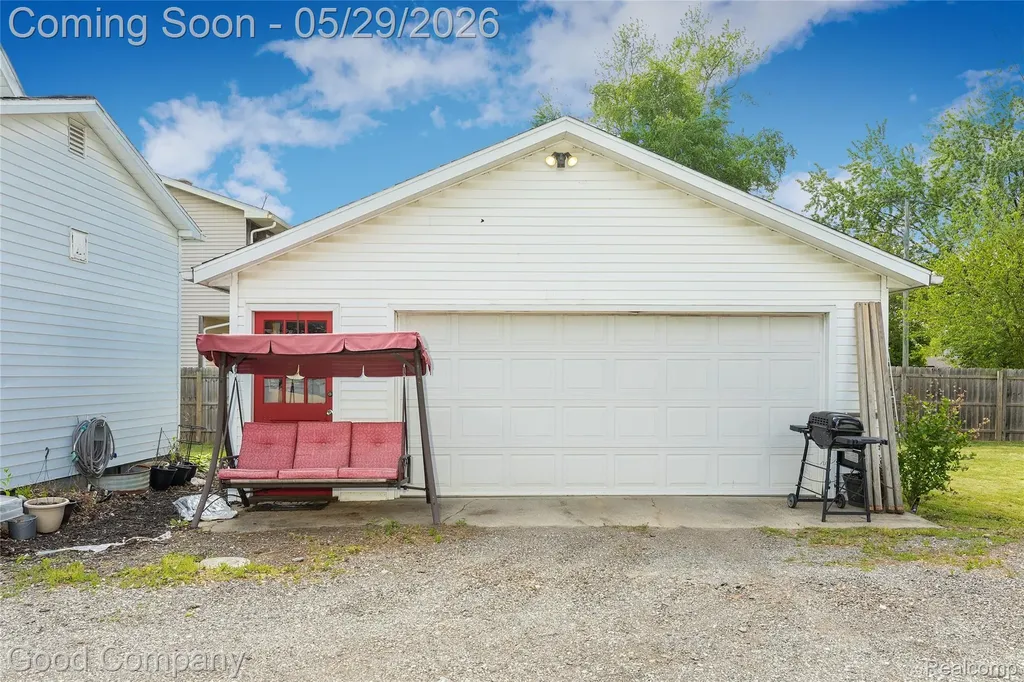 140 W Vesey Street Petersburg City MI 49270