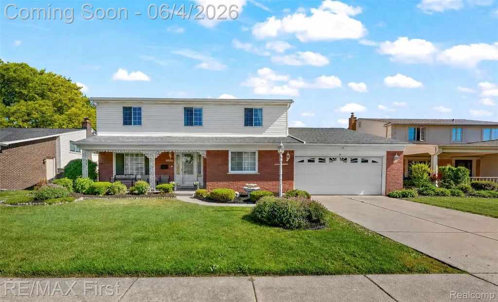 26376 Lawrence Drive Dearborn Heights City MI 48127