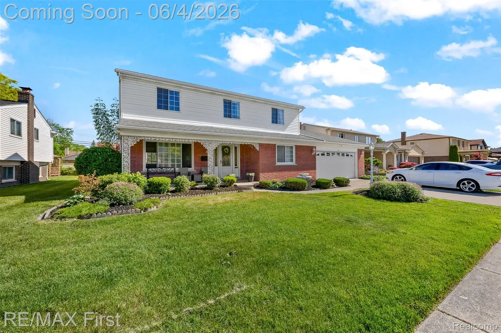 26376 Lawrence Drive Dearborn Heights City MI 48127