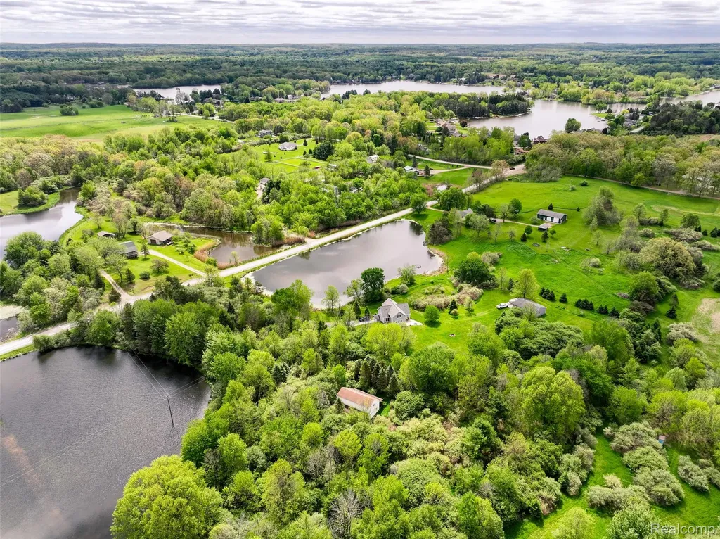 2626 Bullock Road Elba Township MI 48446