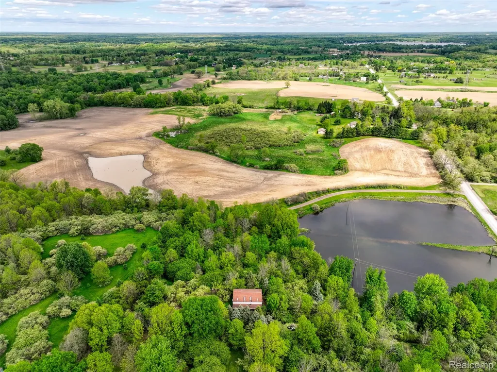 2626 Bullock Road Elba Township MI 48446