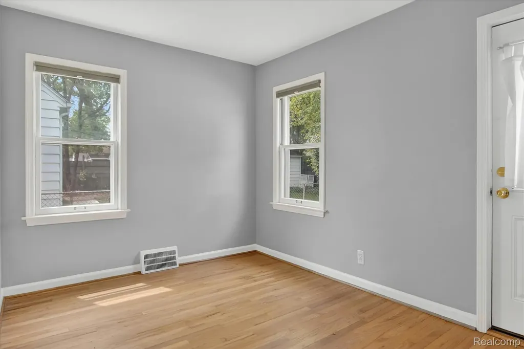 581 Flowerdale Street Ferndale City MI 48220