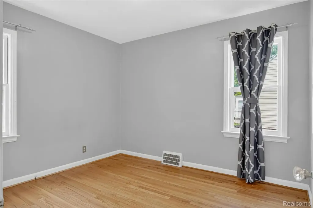 581 Flowerdale Street Ferndale City MI 48220