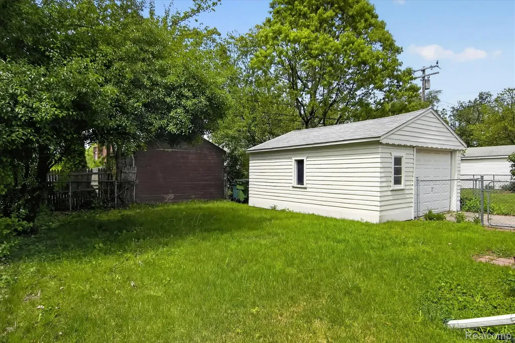 581 Flowerdale Street Ferndale City MI 48220
