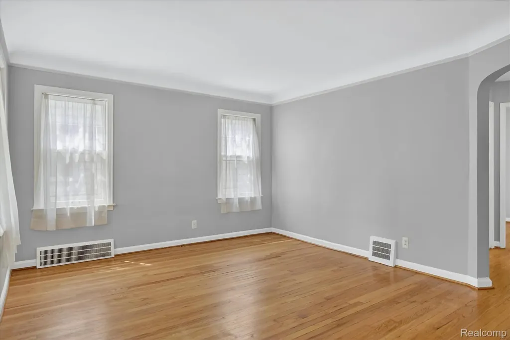 581 Flowerdale Street Ferndale City MI 48220