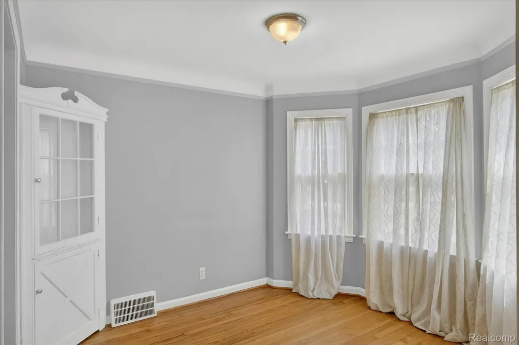 581 Flowerdale Street Ferndale City MI 48220