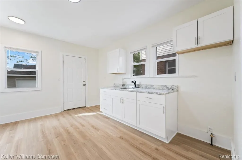 2633 Burlingame Street Detroit City MI 48206