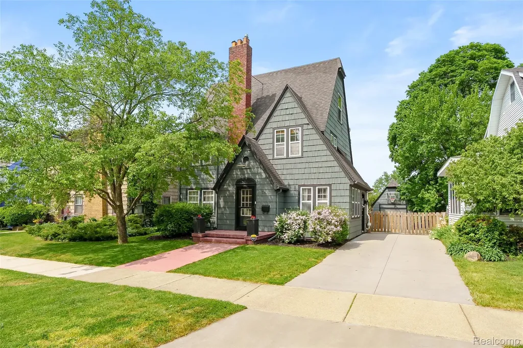 2430 Outlook Street Kalamazoo City MI 49001