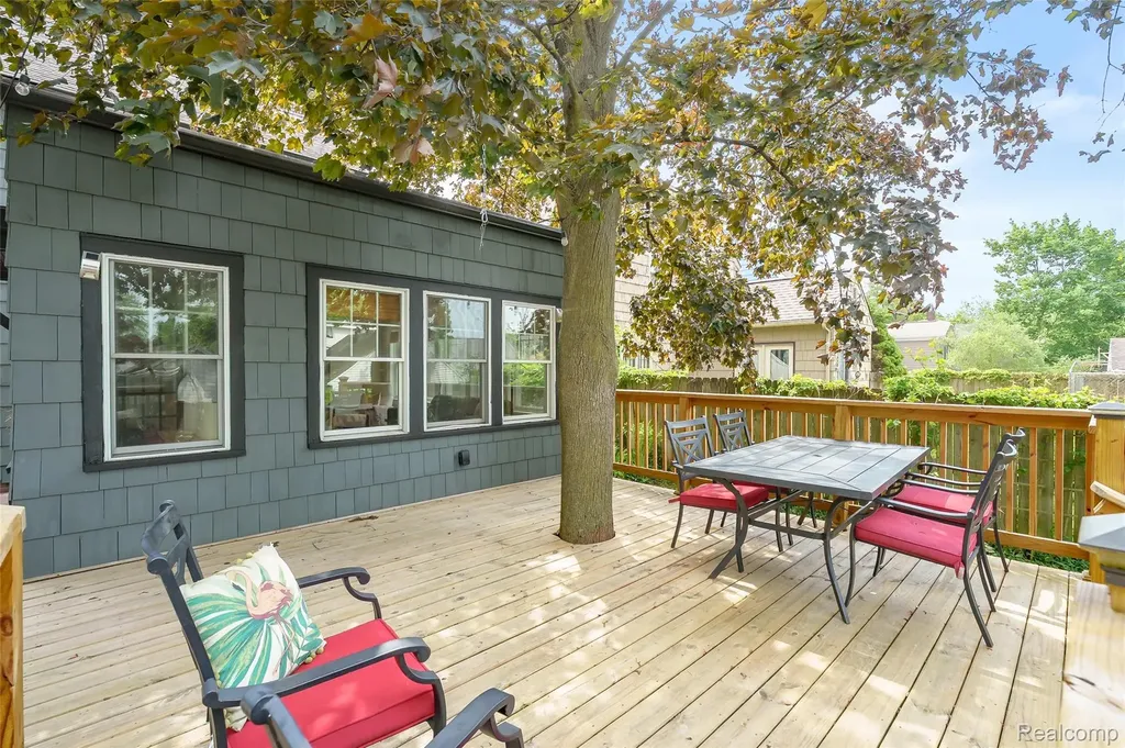 2430 Outlook Street Kalamazoo City MI 49001
