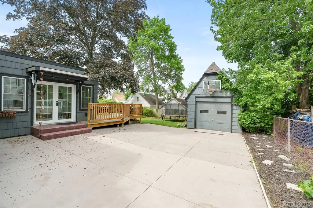 2430 Outlook Street Kalamazoo City MI 49001