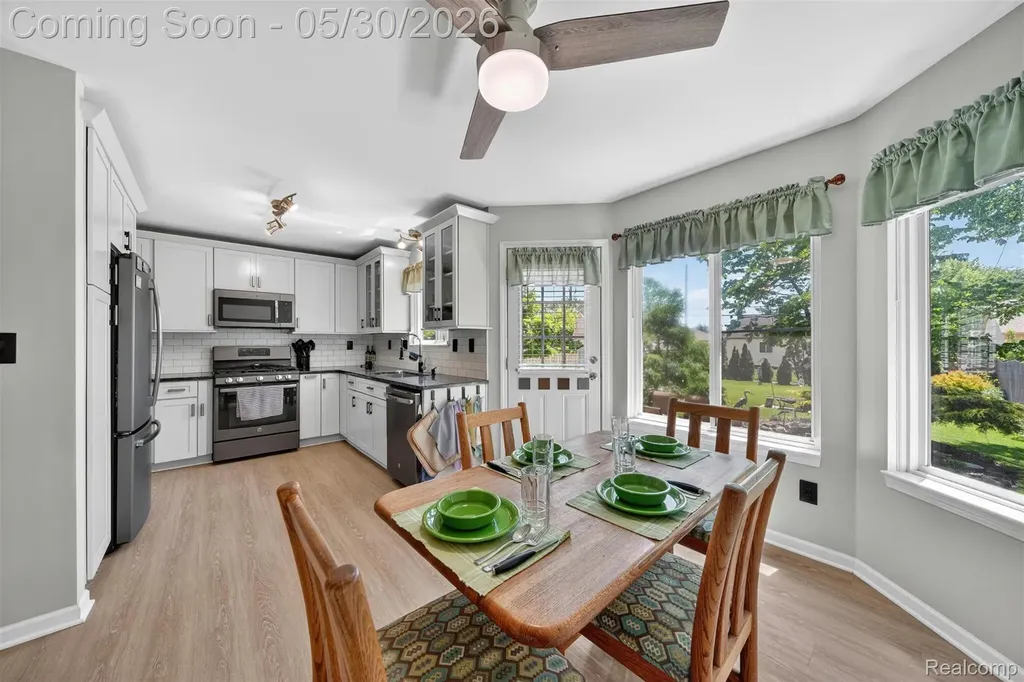 18364 Beechwood Street Roseville City MI 48066