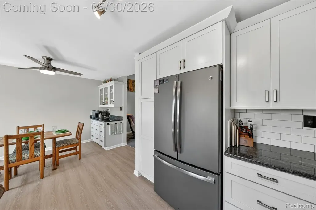 18364 Beechwood Street Roseville City MI 48066