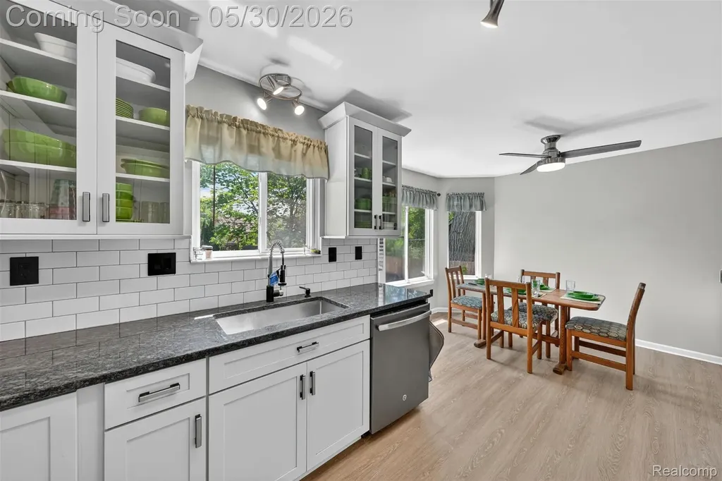 18364 Beechwood Street Roseville City MI 48066