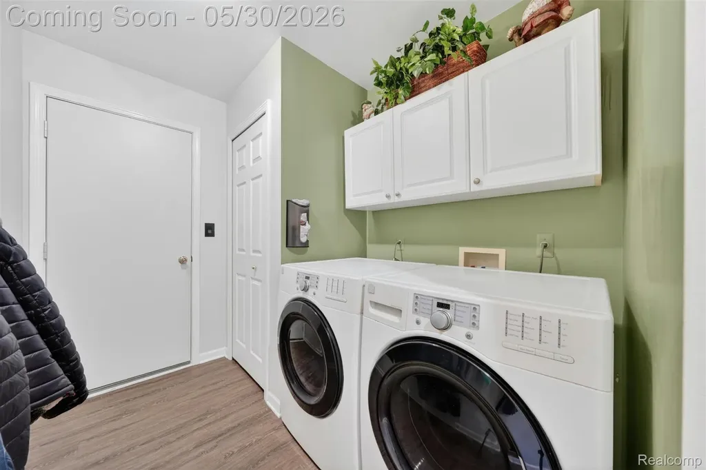 18364 Beechwood Street Roseville City MI 48066