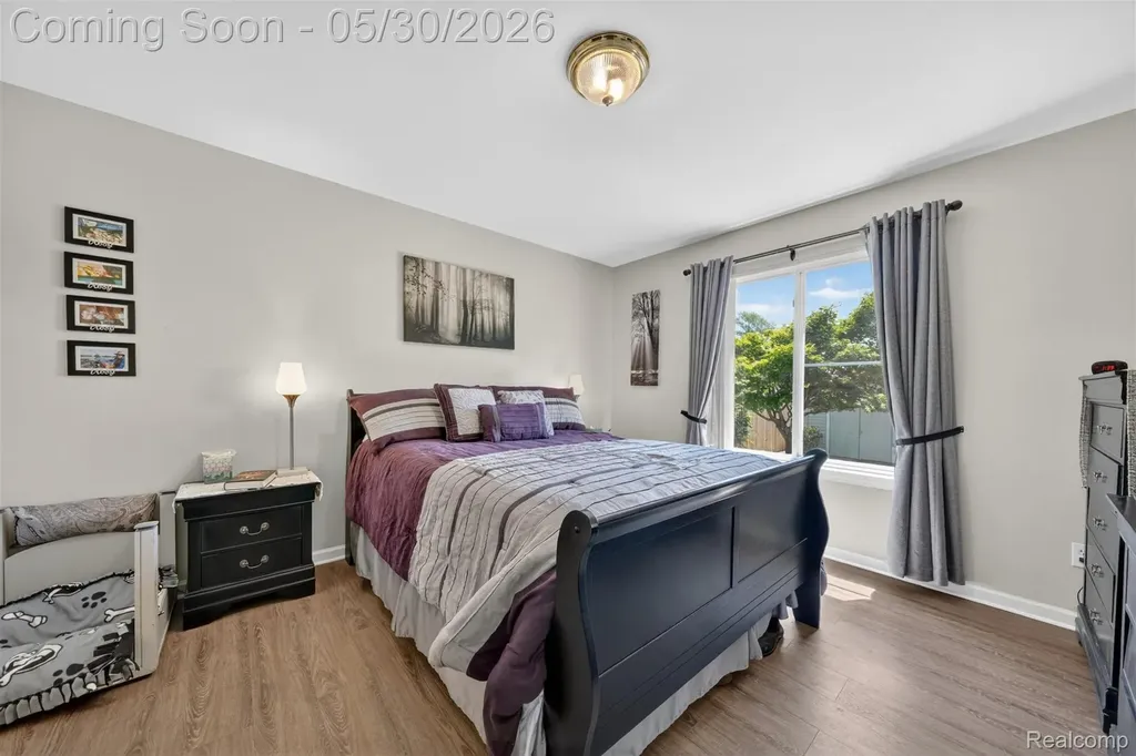 18364 Beechwood Street Roseville City MI 48066