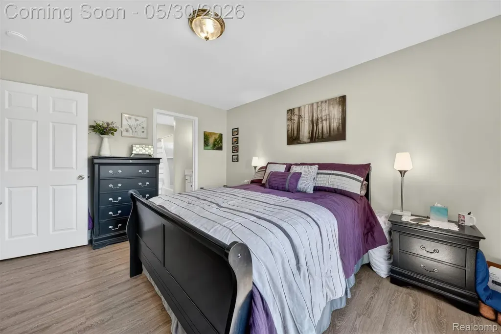18364 Beechwood Street Roseville City MI 48066