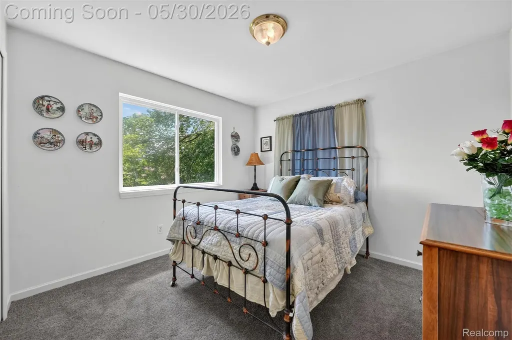 18364 Beechwood Street Roseville City MI 48066