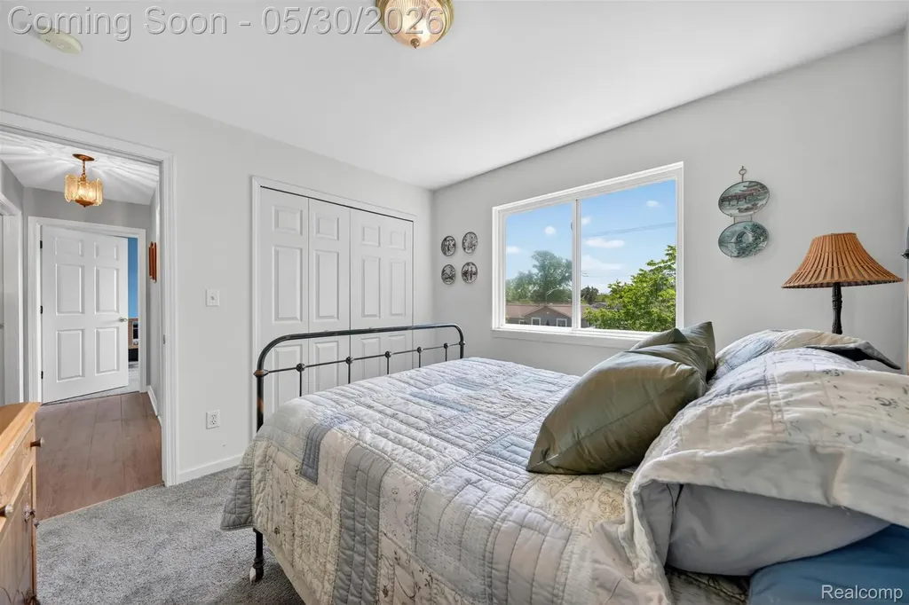 18364 Beechwood Street Roseville City MI 48066