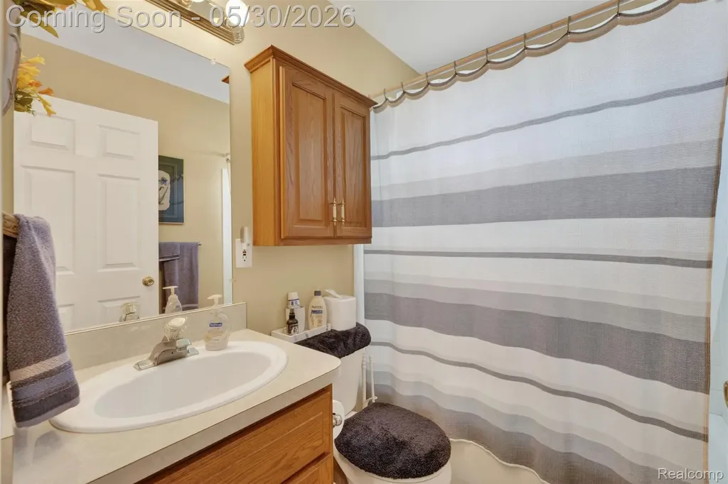 18364 Beechwood Street Roseville City MI 48066