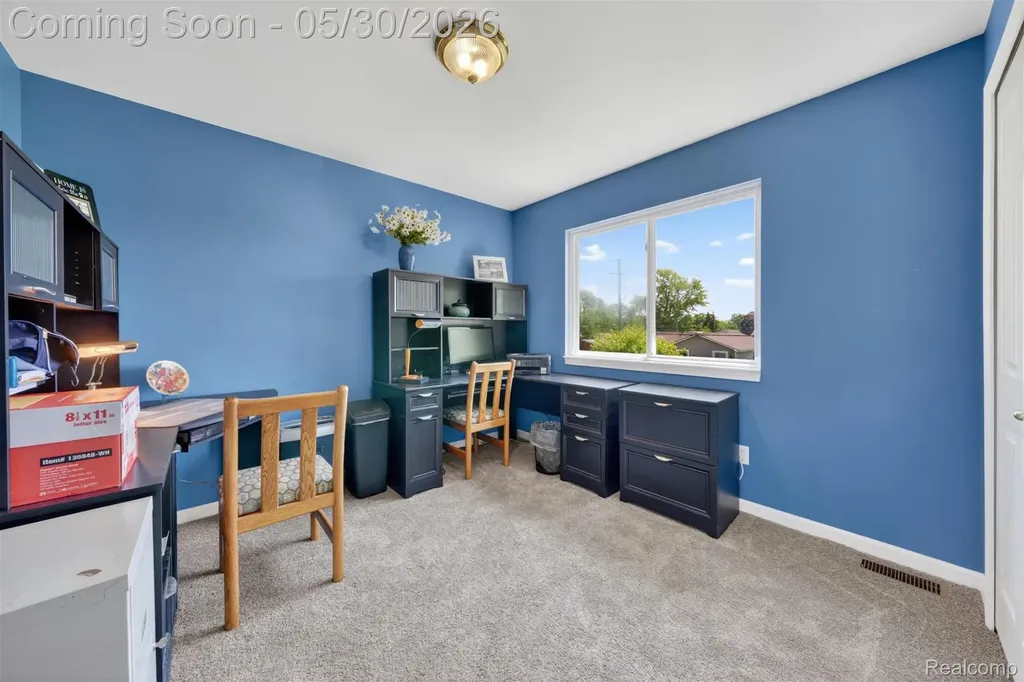18364 Beechwood Street Roseville City MI 48066