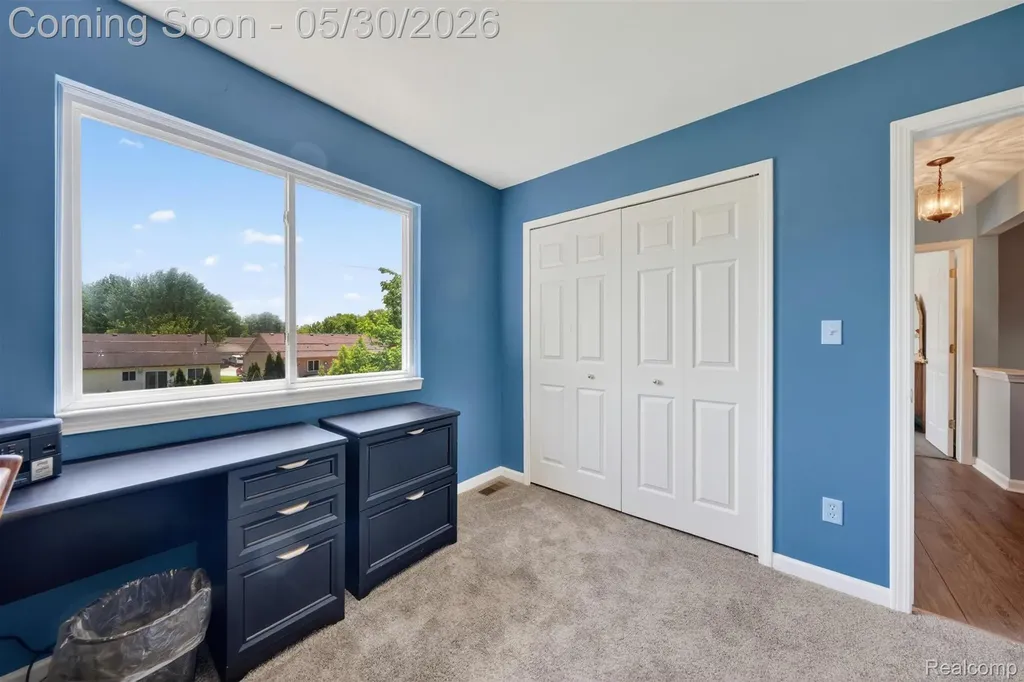 18364 Beechwood Street Roseville City MI 48066