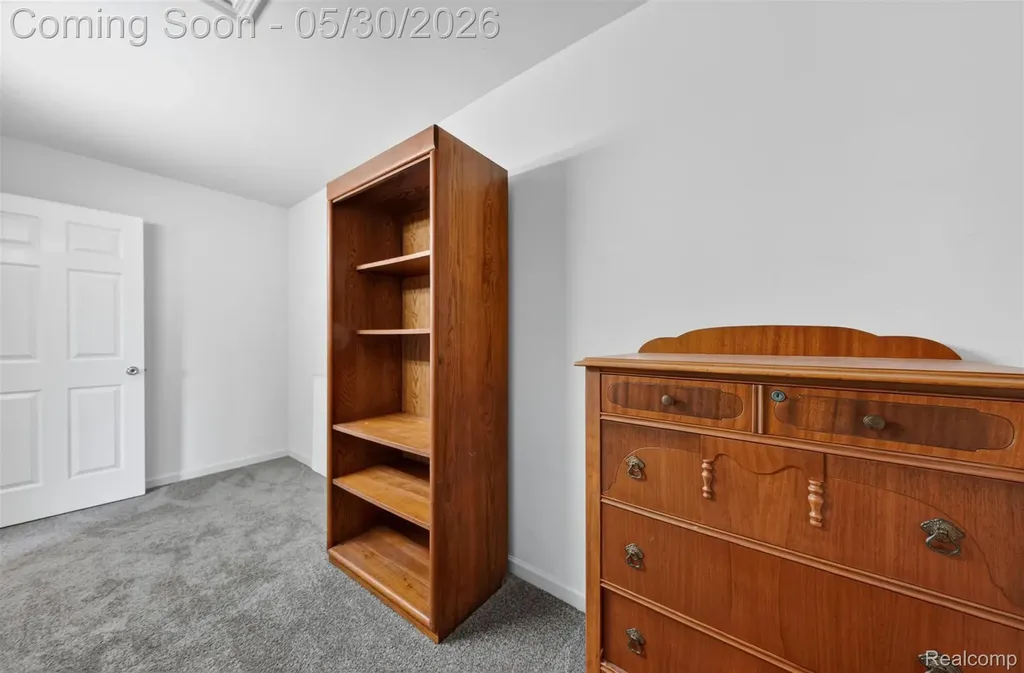 18364 Beechwood Street Roseville City MI 48066
