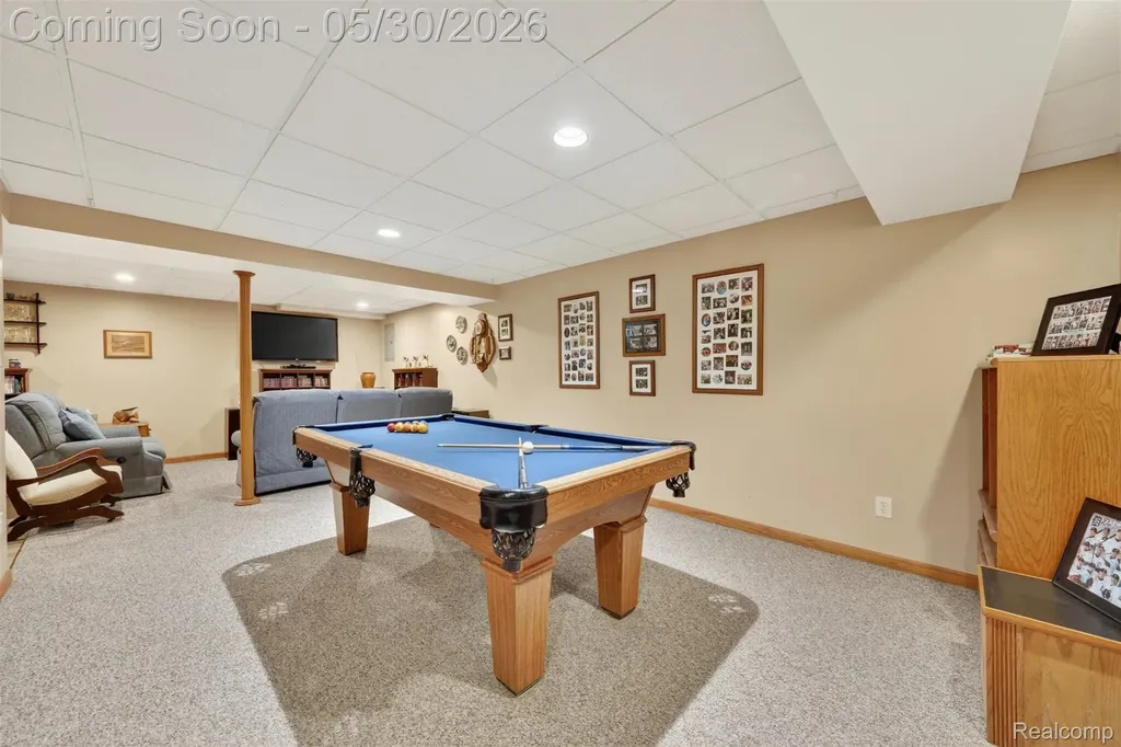 18364 Beechwood Street Roseville City MI 48066