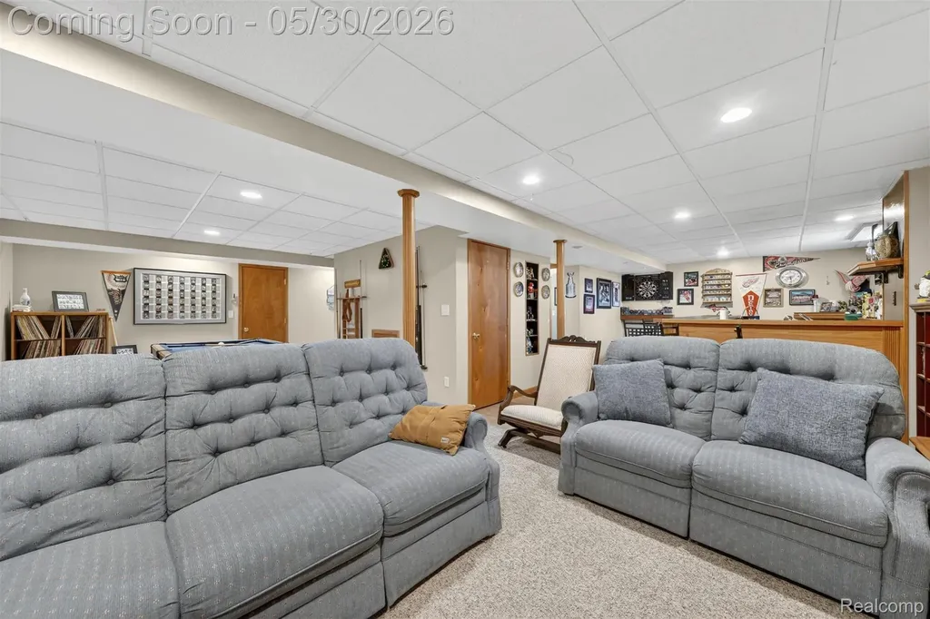 18364 Beechwood Street Roseville City MI 48066