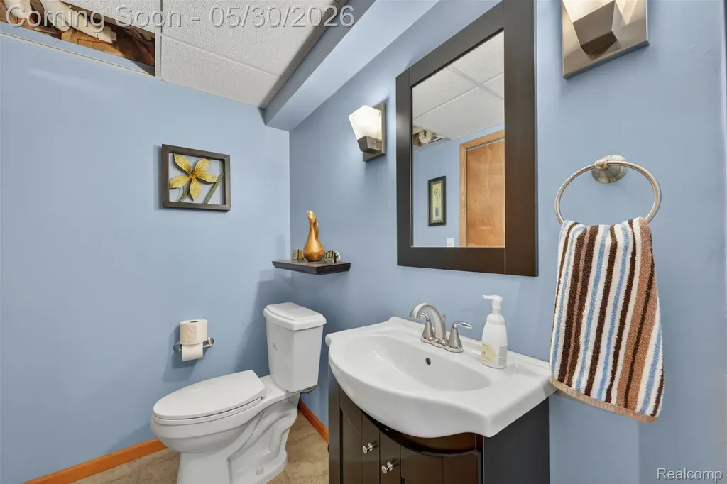 18364 Beechwood Street Roseville City MI 48066