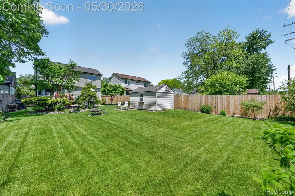 18364 Beechwood Street Roseville City MI 48066