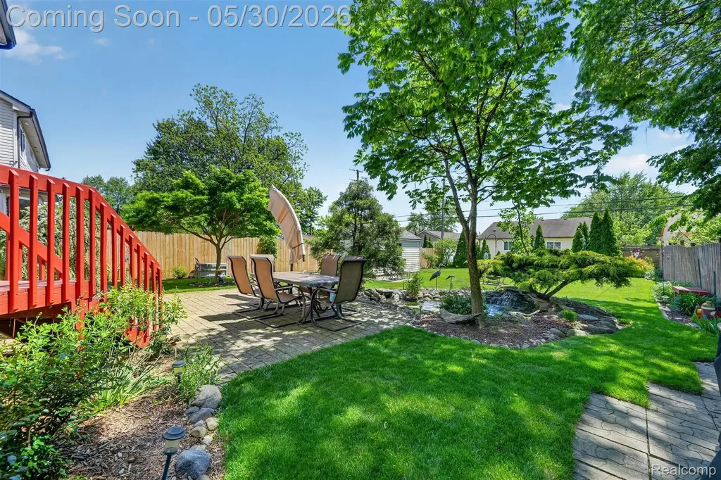 18364 Beechwood Street Roseville City MI 48066
