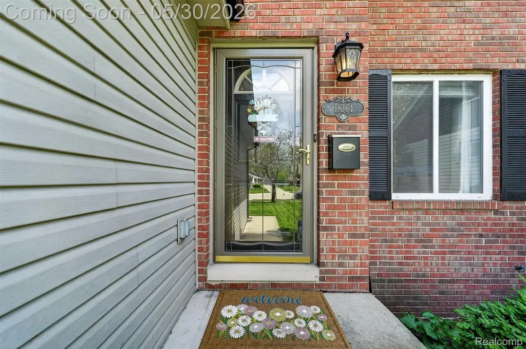 18364 Beechwood Street Roseville City MI 48066