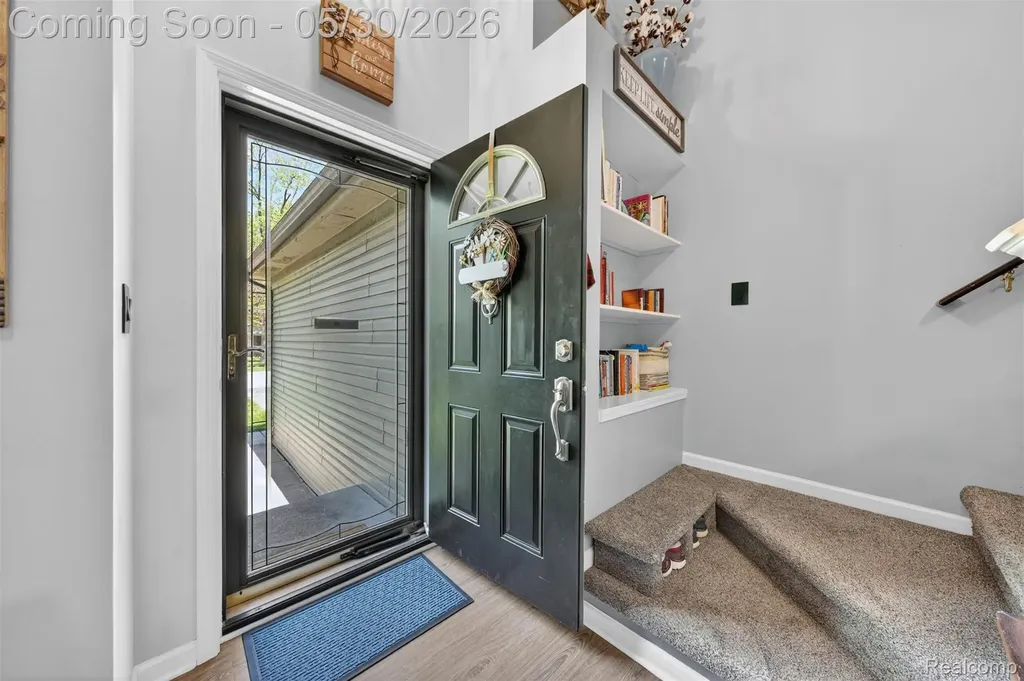 18364 Beechwood Street Roseville City MI 48066