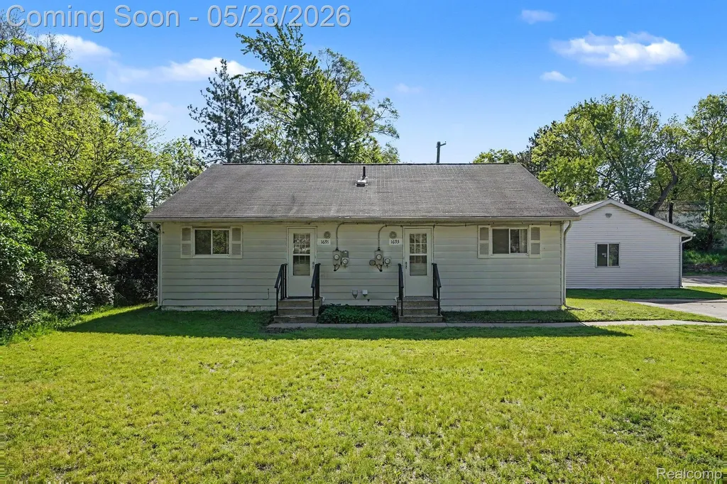 1691 S Lakeview Lane Highland Charter Township MI 48357