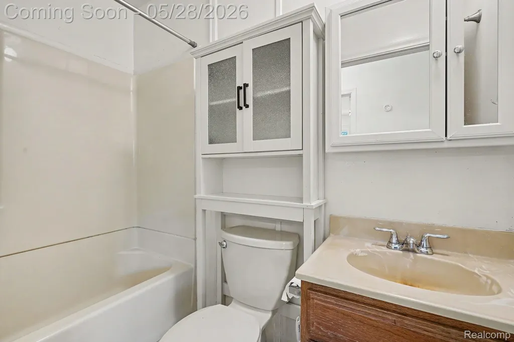1691 S Lakeview Lane Highland Charter Township MI 48357