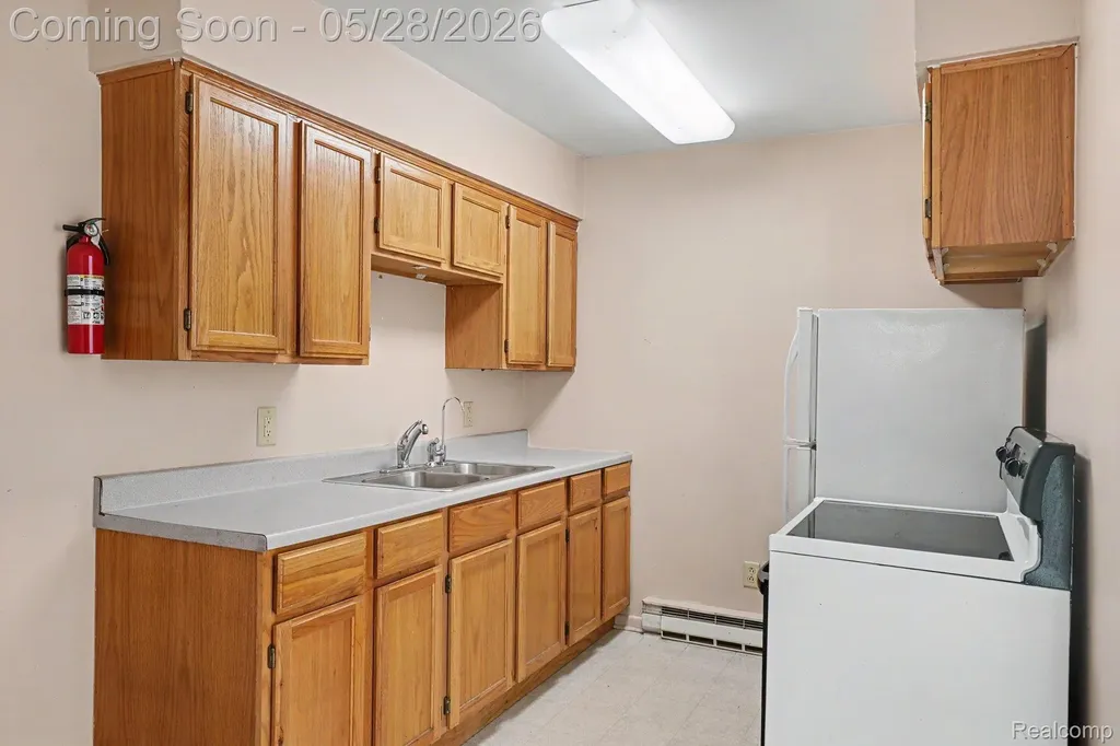 1691 S Lakeview Lane Highland Charter Township MI 48357