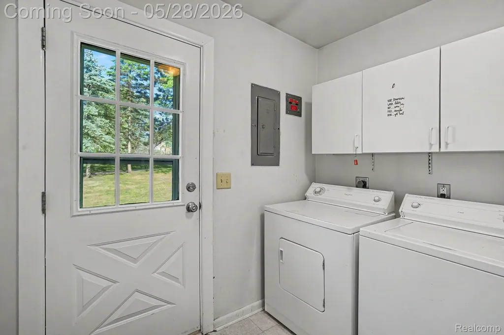 1691 S Lakeview Lane Highland Charter Township MI 48357